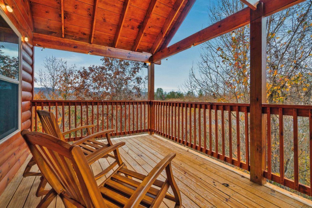 פיג'ן פורג' Mountains R Calling, Cozy Hideaway, King Beds, Hot-Tub, Arcade, Ev Ready מראה חיצוני תמונה