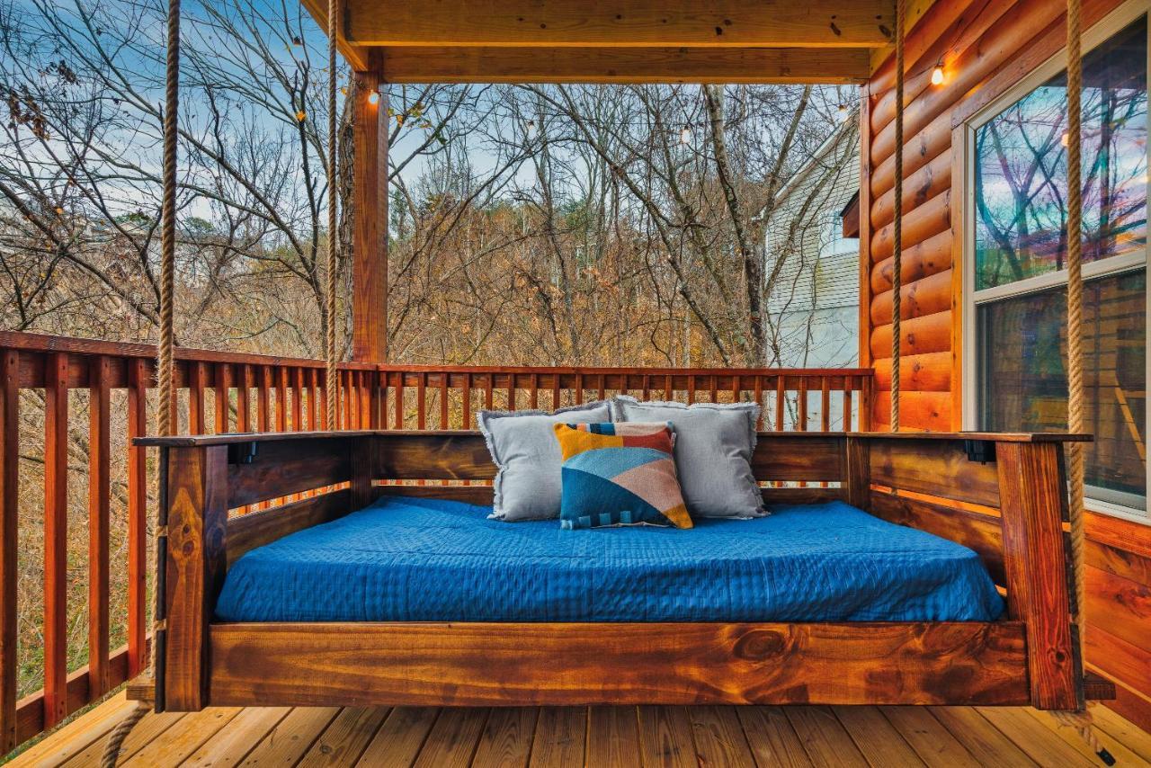 פיג'ן פורג' Mountains R Calling, Cozy Hideaway, King Beds, Hot-Tub, Arcade, Ev Ready מראה חיצוני תמונה