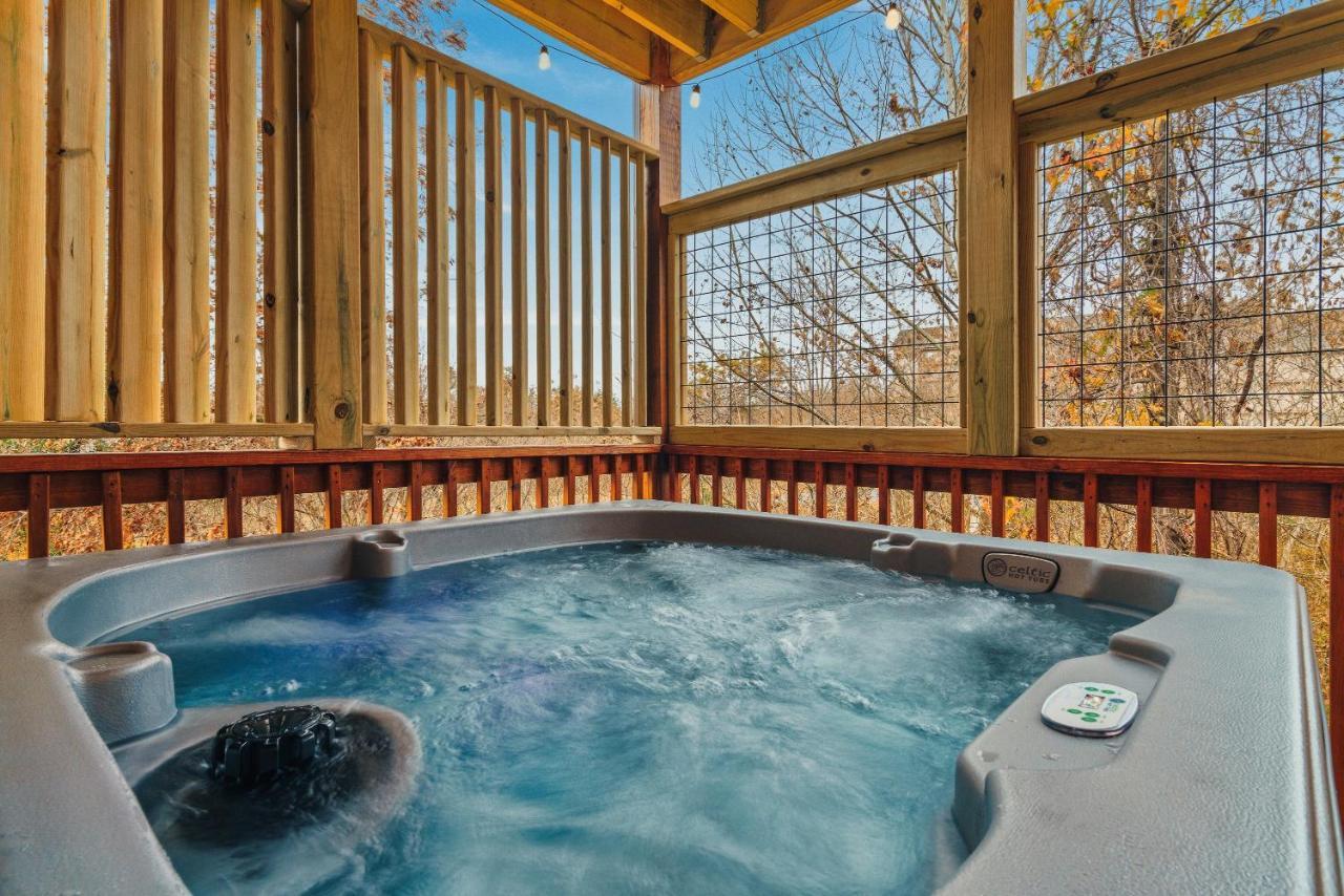 פיג'ן פורג' Mountains R Calling, Cozy Hideaway, King Beds, Hot-Tub, Arcade, Ev Ready מראה חיצוני תמונה