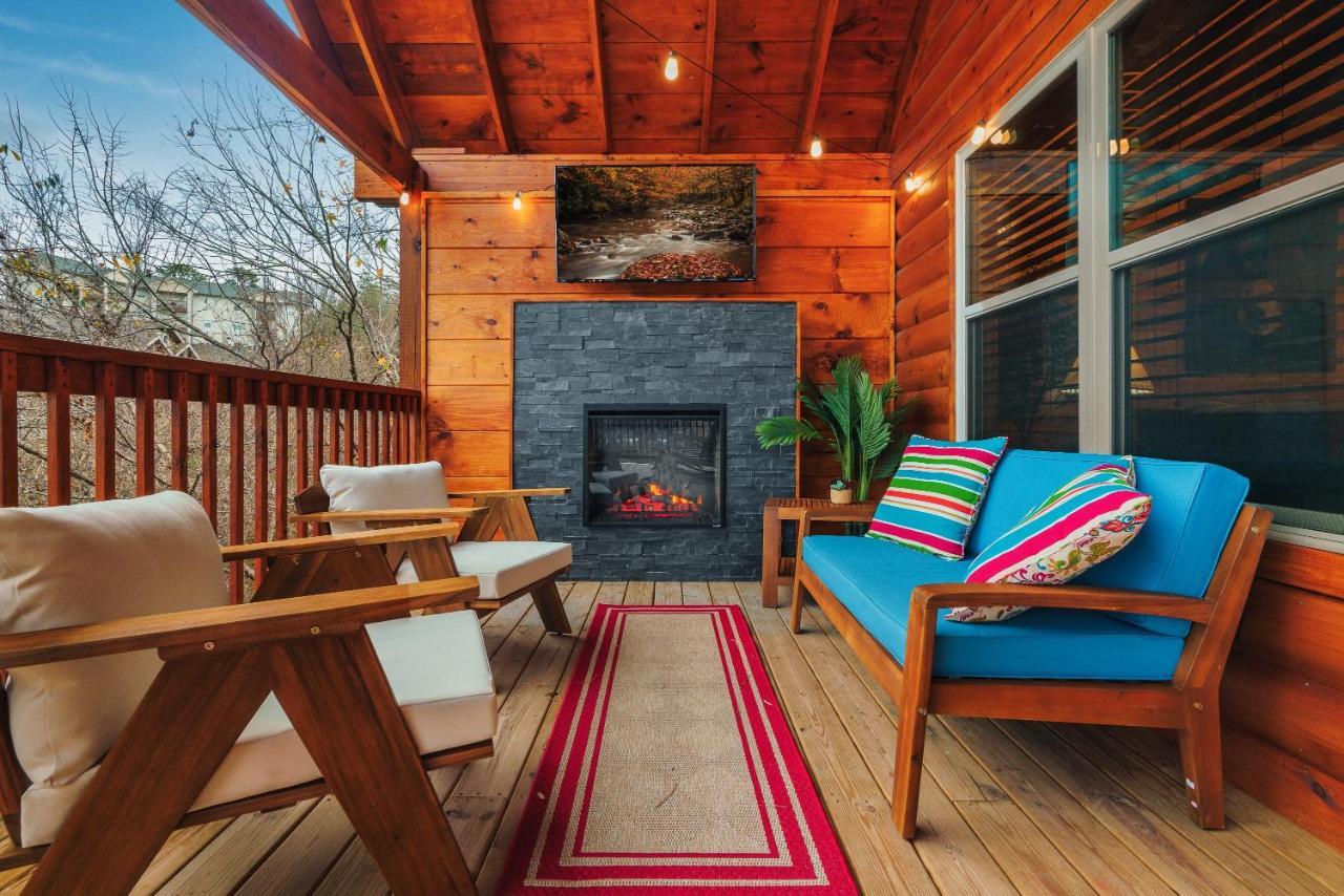 פיג'ן פורג' Mountains R Calling, Cozy Hideaway, King Beds, Hot-Tub, Arcade, Ev Ready מראה חיצוני תמונה
